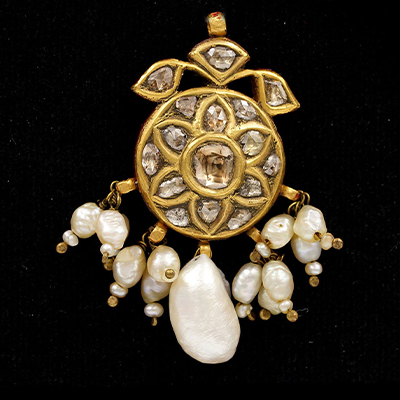 Gold Enamel Diamond Pendant in Kundan Setting